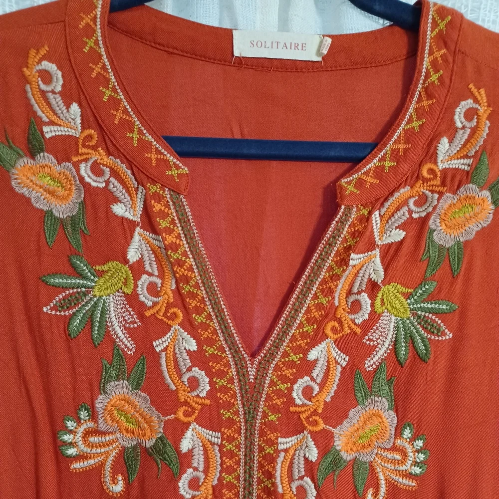 Embroidered dress - Picture 2 of 4